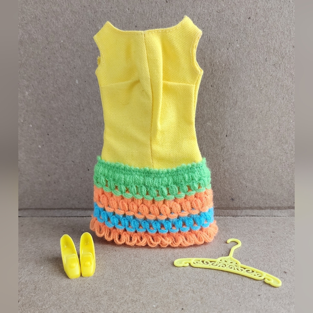 Vtg Barbie Mod "Loop Scoop" romper with pumps and hanger #1454